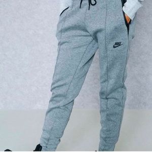 Gray Nike Tech Fleece Joggers/Sweats Medium